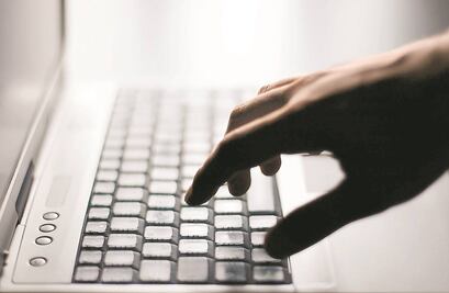 Sedena denuncia página web apócrifa que anunciaba subastas