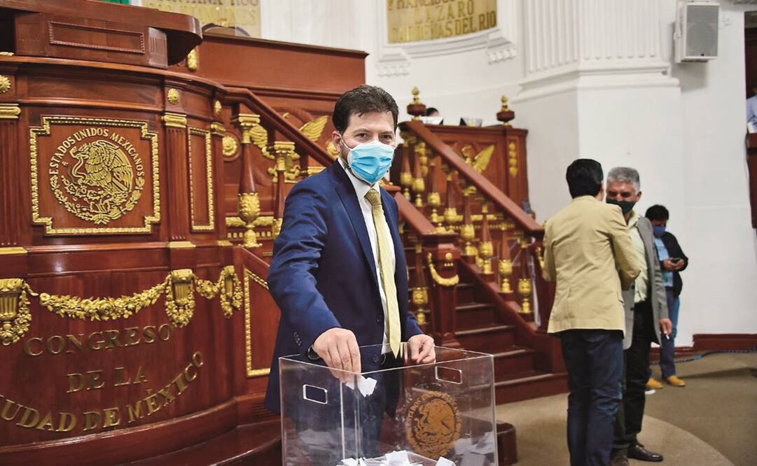 Lobo Román propone simpli-ficar acciones administrativas. Foto: Tomada de Twitter.