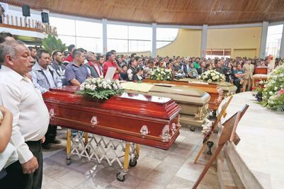 Un pueblo que comienza a despedir a sus muertos
