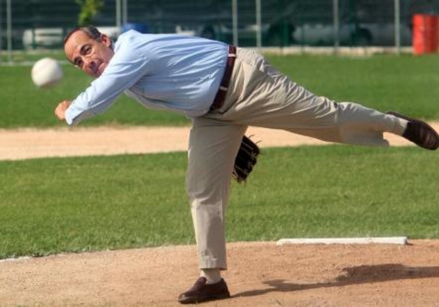 Comparte Narro fotografías con pelotero Joey Meneses