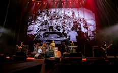 Caifanes recuerda a las víctimas del sismo de Colombia durante su participación en el Festival Cordillera