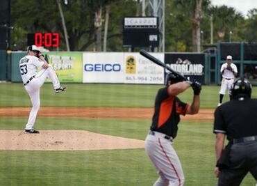 Siguen las reuniones para instalar reloj en MLB