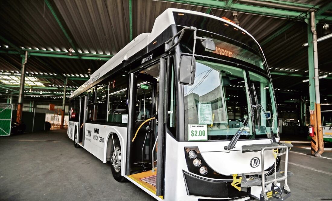 Los modelos a prueba ya no van conectados a catenarias (cables de luz), por lo que pueden maniobrar libremente, además de que lucen modernos y con un diseño eficiente. (Fotos: IVÁN STEPHENS)