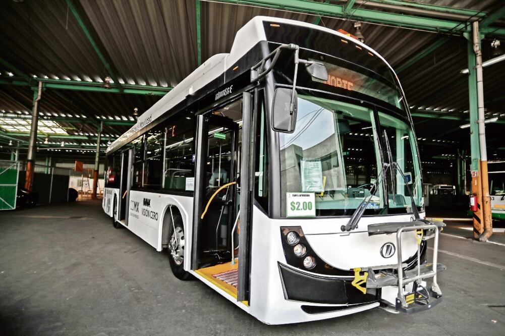Los modelos a prueba ya no van conectados a catenarias (cables de luz), por lo que pueden maniobrar libremente, además de que lucen modernos y con un diseño eficiente. (Fotos: IVÁN STEPHENS)