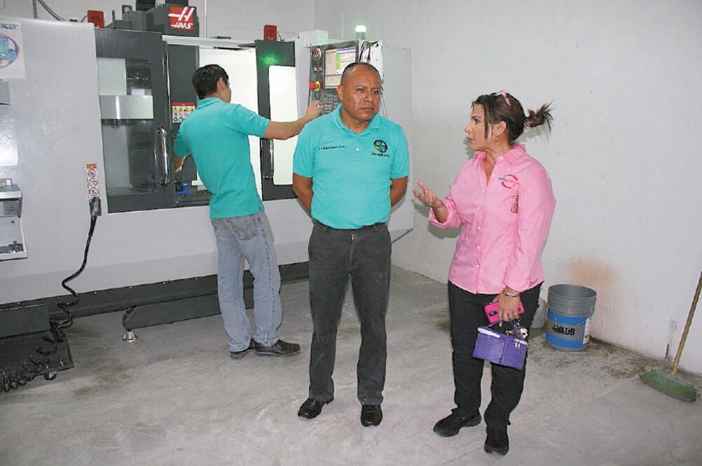 Odeth encabeza el proyecto que, junto con Tecnodilincer, busca registrar una prótesis mamaria a bajo costo, pero de alta calidad. Foto/SANDRA TOVAR. EL UNIVERSAL