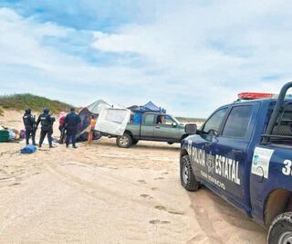 Desalojan a paseantes en Sinaloa y Nayarit