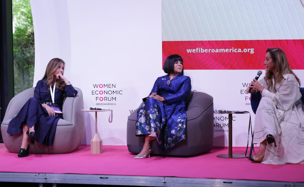 Participación de Elena Alti en el panel "Invertir en Mujeres no es tendencia, es estrategia" de la WEF en el Jardín Escénico Chapultepec. Foto :Fernanda Rojas /El Universal