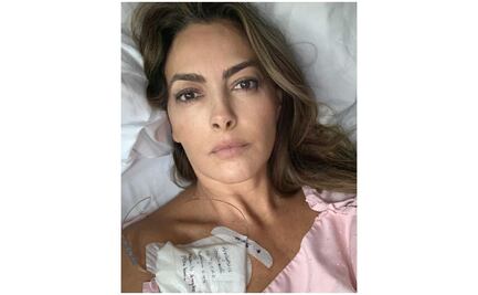 Verónica del Castillo muestra tumor benigno que le extirparon del ovario