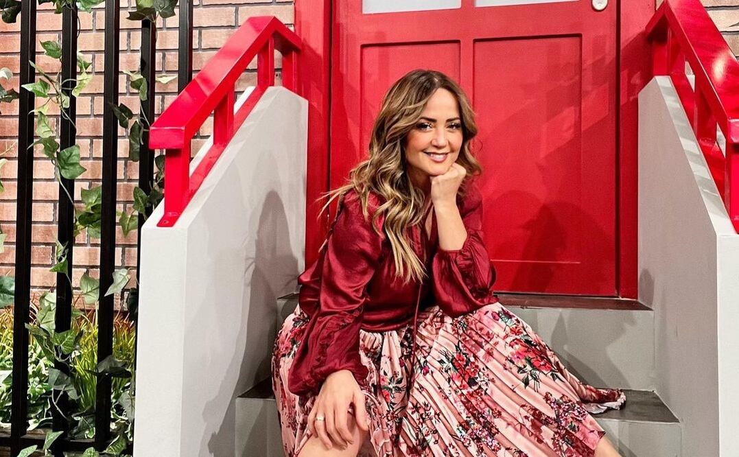 Andrea Legarreta hace parte de su look una chamarra de cuero de marca mexicana. Foto: Instagram @andrealegarreta