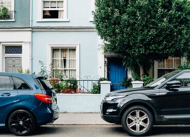 Qué pasa si estaciono mi auto afuera de mi casa