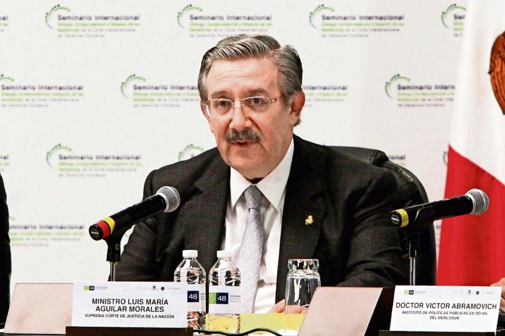 El ministro presidente de la Suprema Corte de Justicia de la Nación y del Consejo de la Judicatura Federal, Luis María Aguilar, señala que los jueces deben defender los derechos con independencia, profesionalismo e imparcialidad (ARCHIVO EL UNIVERSAL)
