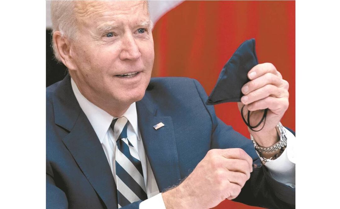 Biden mostró el rosario que siempre lleva consigo. Foto: Andrew Harnik. AP