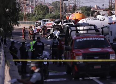 Vuelca pipa de Gas LP en la México-Pachuca; hay cierre de vialidades en ambos sentidos