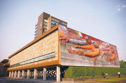 Presenta Graue su equipo de trabajo