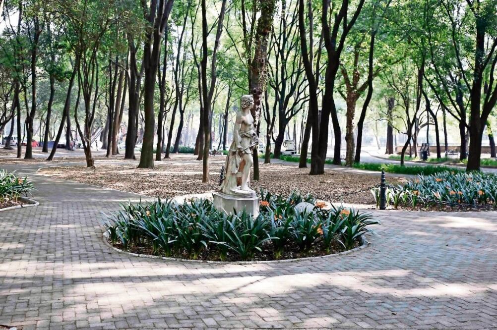 Tanya Müller dice que el Bosque de Chapultepec nunca se ha privatizado ni se privatizará, “es uno de los espacios públicos más importantes a nivel nacional”. (AGUSTÍN SALINAS. EL UNIVERSAL)