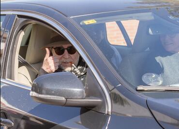 Joaquín Sabina recibe el alta médica y sale del hospital