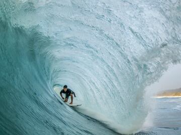 Puerto Escondido espera olas de 20 metros de altura