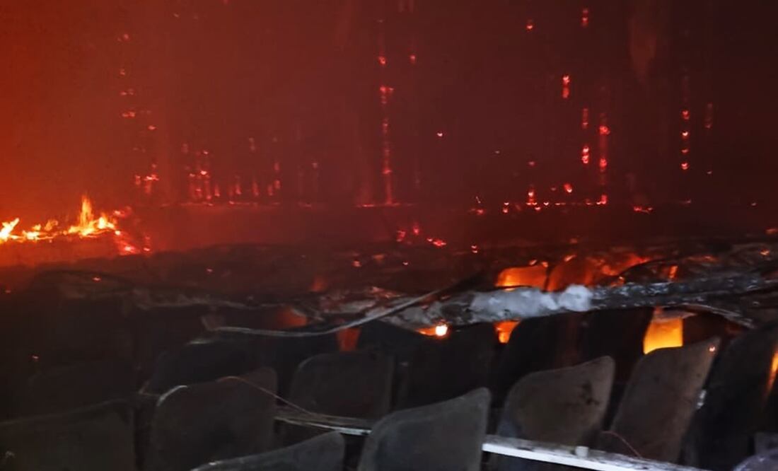 Incendio en preparatoria oficial de la Universidad de Guanajuato deja daños materiales; autoridades investigan causas del siniestro. Foto: Redes sociales