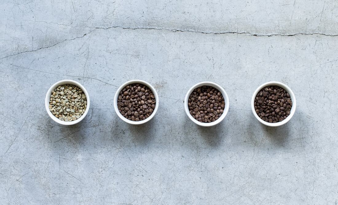 Granos de café con diferentes niveles de tostado en La Tostadora de Buna. Foto: Angélica Chema