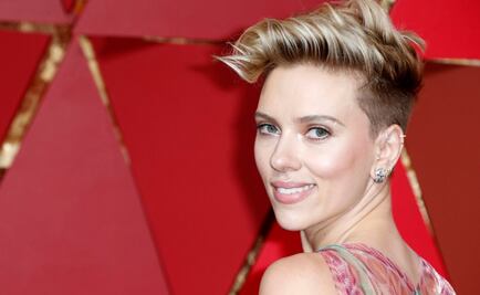 Scarlett Johansson, en cena romántica con Colin Jost