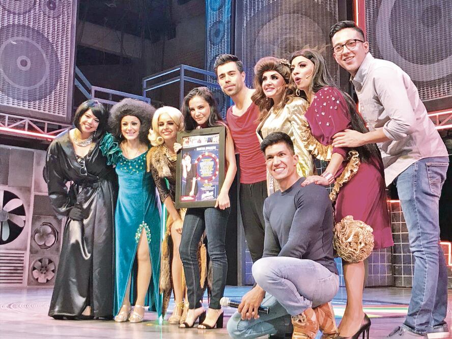 La artista recibió un reconocimiento a su carrera en el musical Mentiras (TWITTER OFICIAL DE MENTIRAS)