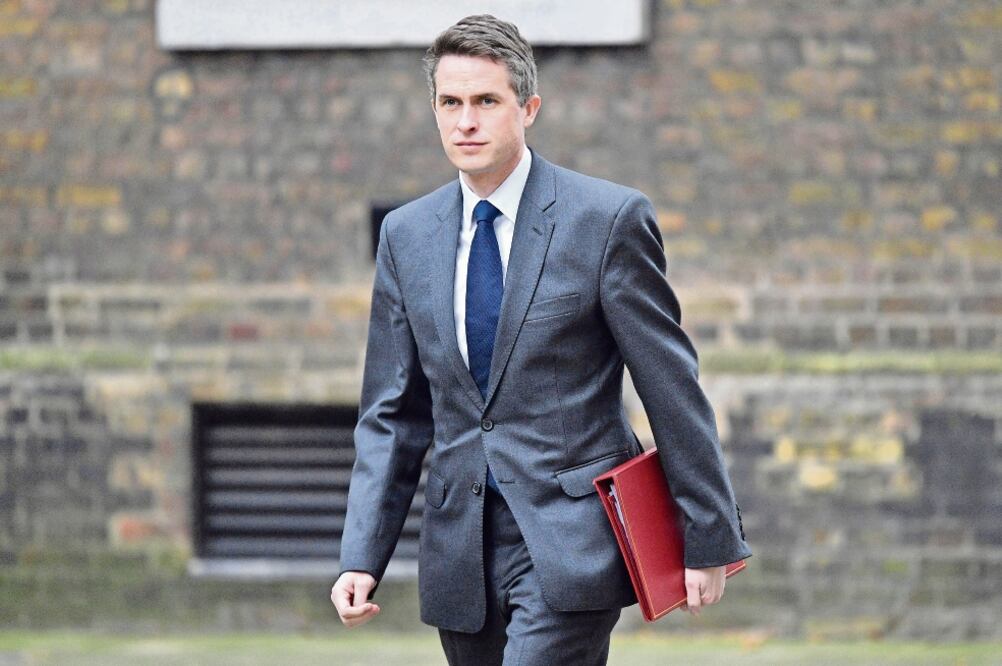 Fuera del gabinete. El ministro de Defensa británico, Gavin Williamson, a su llegada a una reunión en Downing Street, en Londres, el pasado 2 de abril. Foto: NEIL HALL. EFE