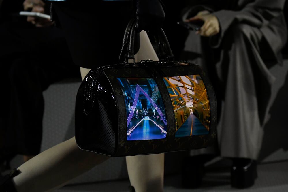 Los bolsos representan una gran fusión entre tecnología y moda. Foto: Cortesía Louis Vuitton