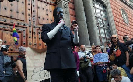 Pese a suspensión judicial, Fabián Cháirez clausura “La Venida del Señor”; comunidad LGBT+ se unen en protesta