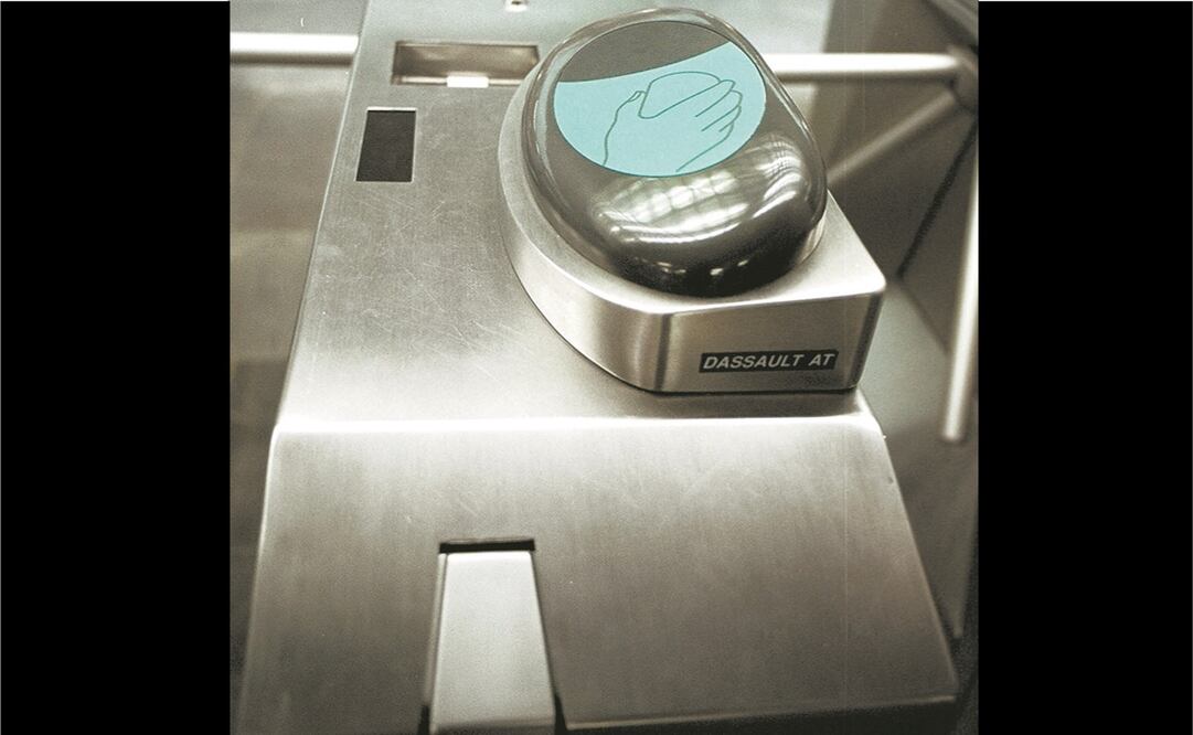 Las principales instituciones bancarias del país esperan que aumente el pago del Metro con tarjeta o directamente con el celular. Foto: ARCHIVO EL UNIVERSAL