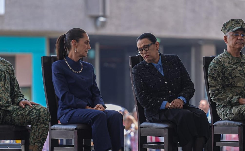 Presidenta Claudia Sheinbaum junto a Rosa Icela Rodríguez (Segob) durante el programa "Sí al Desarme, Sí a la Paz" en el atrio de la Basílica de Guadalupe (09/07/2026). Foto: Gabriel Pano / EL UNIVERSAL