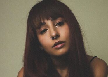 Niurka aplaude el debut de su hija Romina en el teatro de cámara