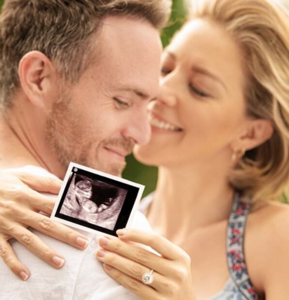 Fernanda Castillo y Erik Hayser presumen su embarazo con tierna foto 