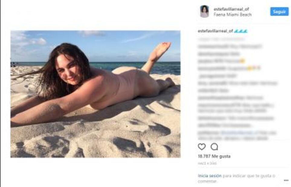 Actriz de "RBD" luce su figura en traje de baño