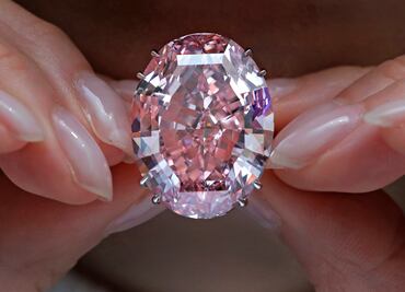 Venden diamante rosa en 71.2 millones de dólares