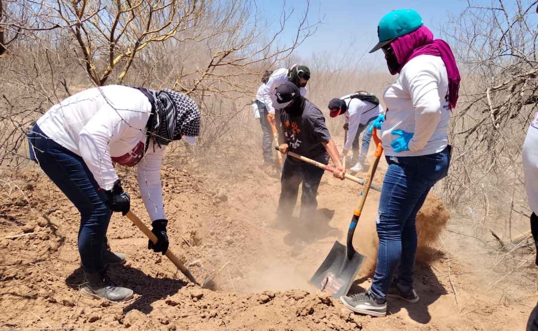 Madres Buscadoras de Sonora localizan campamento con 200 prendas en Miguel Alemán, Sonora (12/07/2025). Foto: Captura de pantalla