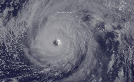 Ojo del huracán "Nicole" pasa sobre las islas Bermudas