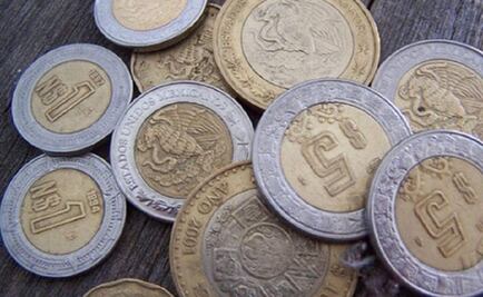 Mexican peso weakens past 17 per U.S. dollar