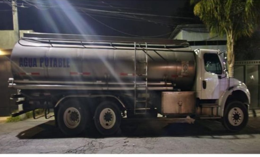 Las pipas fueron trasladadas al ministerio público. Foto: Especial.