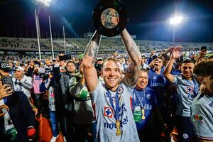Hugo Sánchez abre la puerta a Cruz Azul en CU; No le molestó que los cementeros dieran la vuelta en CU 