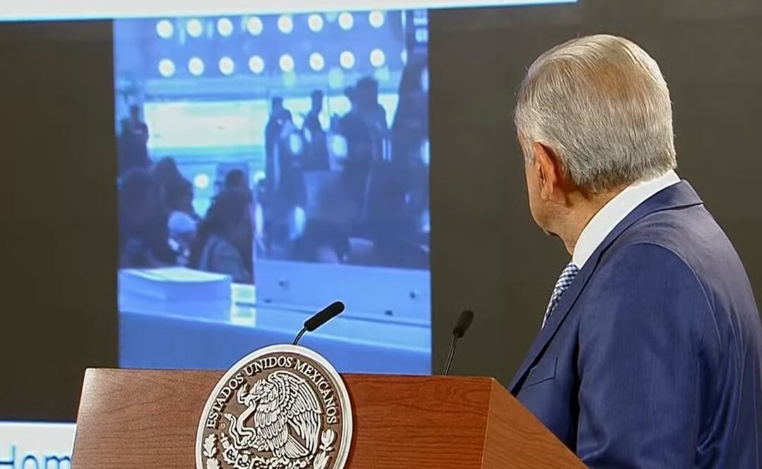AMLO exhibe a hombre que mostró actitud prepotente en el Aeropuerto. Foto: Captura de pantalla