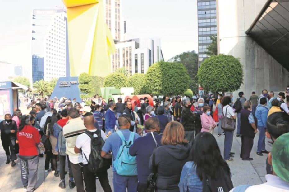 Acuden al SAT para proteger su sueldo