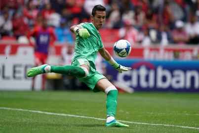 Raúl Gudiño motivado por su primer Clásico ante América