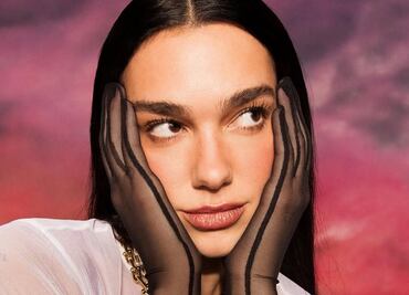 Dua Lipa presume sus sneakerinas, los tenis favoritos de la temporada