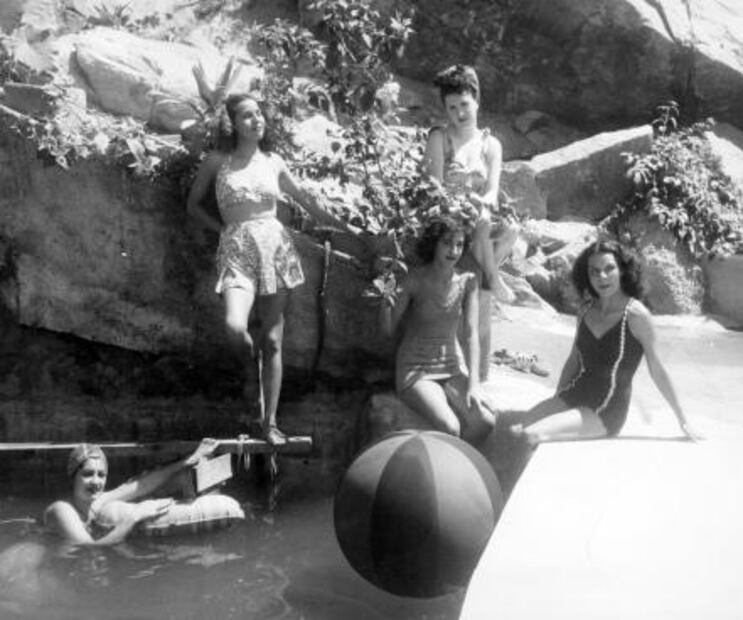 La evolución del traje de baño femenino