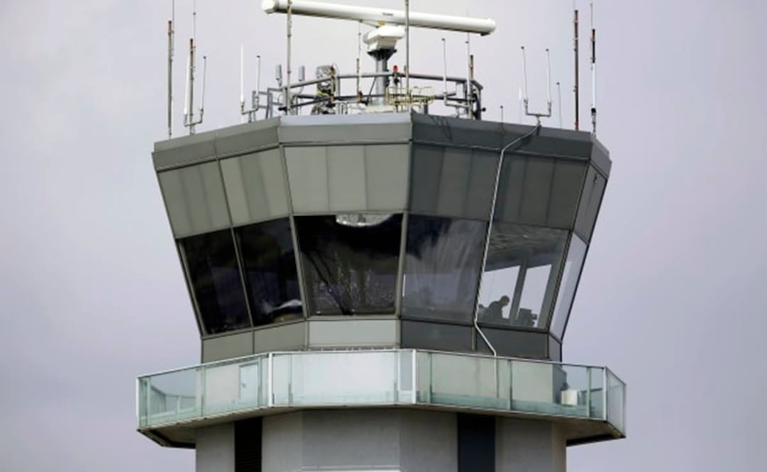 Falta de personal provoca retrasos en vuelos en aeropuertos de Nashville y Chicago. Foto: AP