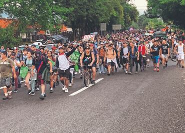 Pese a mal clima, continúan marcha rumbo al norte