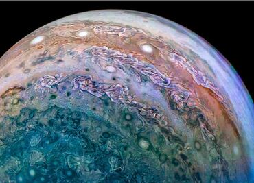 Astrónomos descubren dos nuevos planetas gigantes