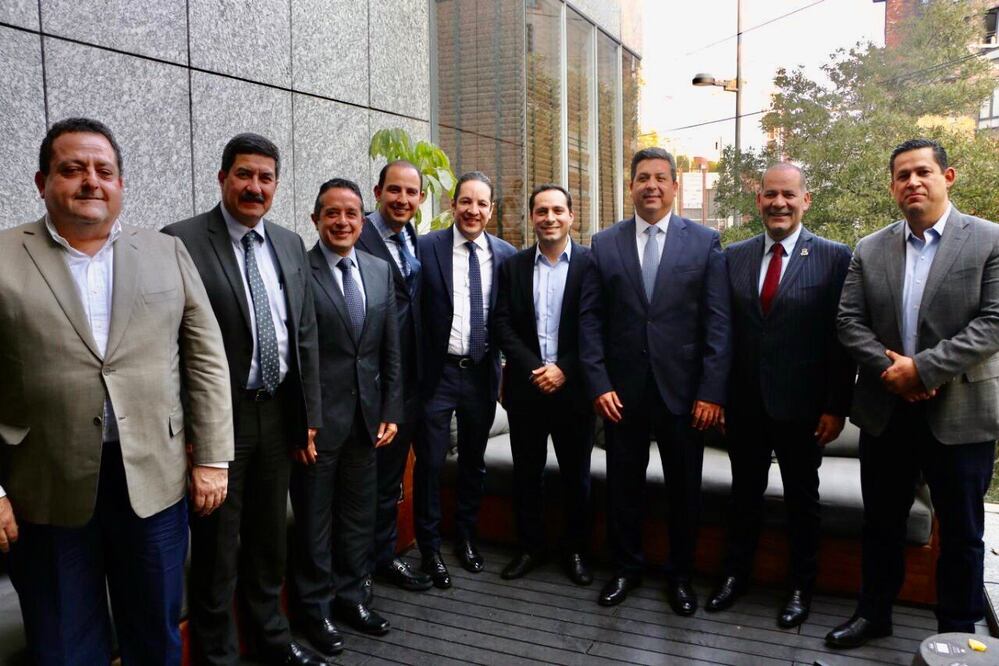 Al encuentro asistieron integrantes de la Comisión Permanente del PAN y seis gobernadores de ese partido. FOTO: tomada de Twitter @fgcabezadevaca