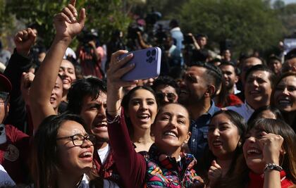 Claudia Sheinbaum presenta a su equipo de jóvenes que la ayudarán rumbo al 2024