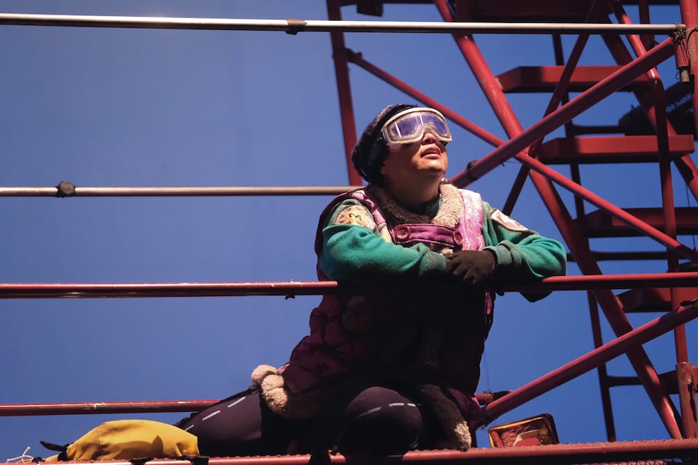 La puesta de Teatro Ciego MX, que ahonda en los apegos, trata de un autómata que desea ser amado. Foto: Teatro Ciego MX
